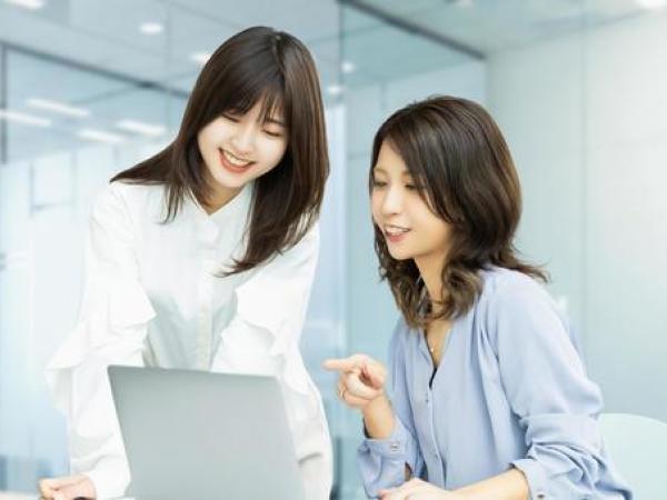 分からないことは、先輩が教えてくれます!!なんでも聞いてください♪