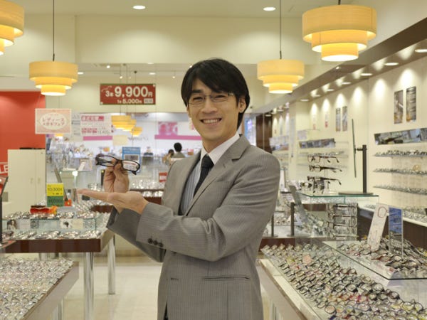 メガネショップ『ドクターアイズ』の販売スタッフ　 未経験OK