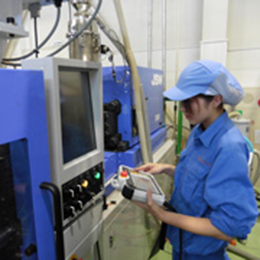20代～30代の若手社員も活躍中。ベテランから熟練の技術を継承できる環境です。