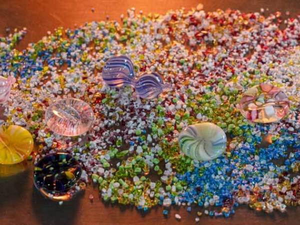未経験OK！伝統工芸品を支える色ガラス職人