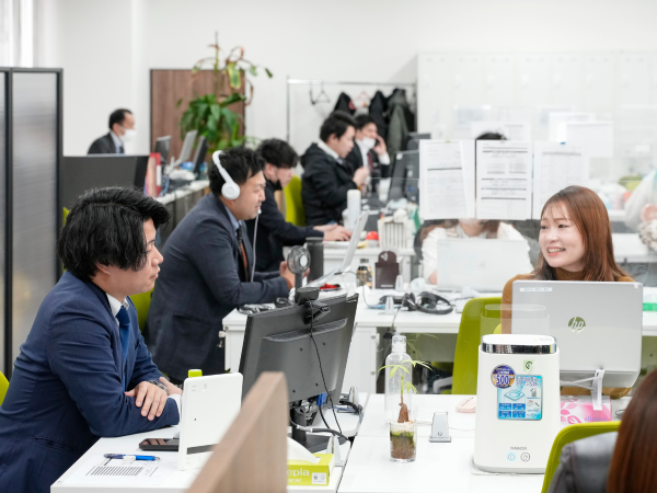 社員と距離が近いからこそ、何でも言える環境です♪