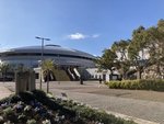 神戸総合運動公園内(神戸市須磨区)にある、ドーム型の屋根が特徴的な体育館です。