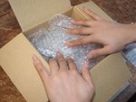 天然石アクセサリーなどの梱包になります。綺麗に包んでぴったり箱に収まった時は何とも言えない快感が！未経験でも全く問題ありません！